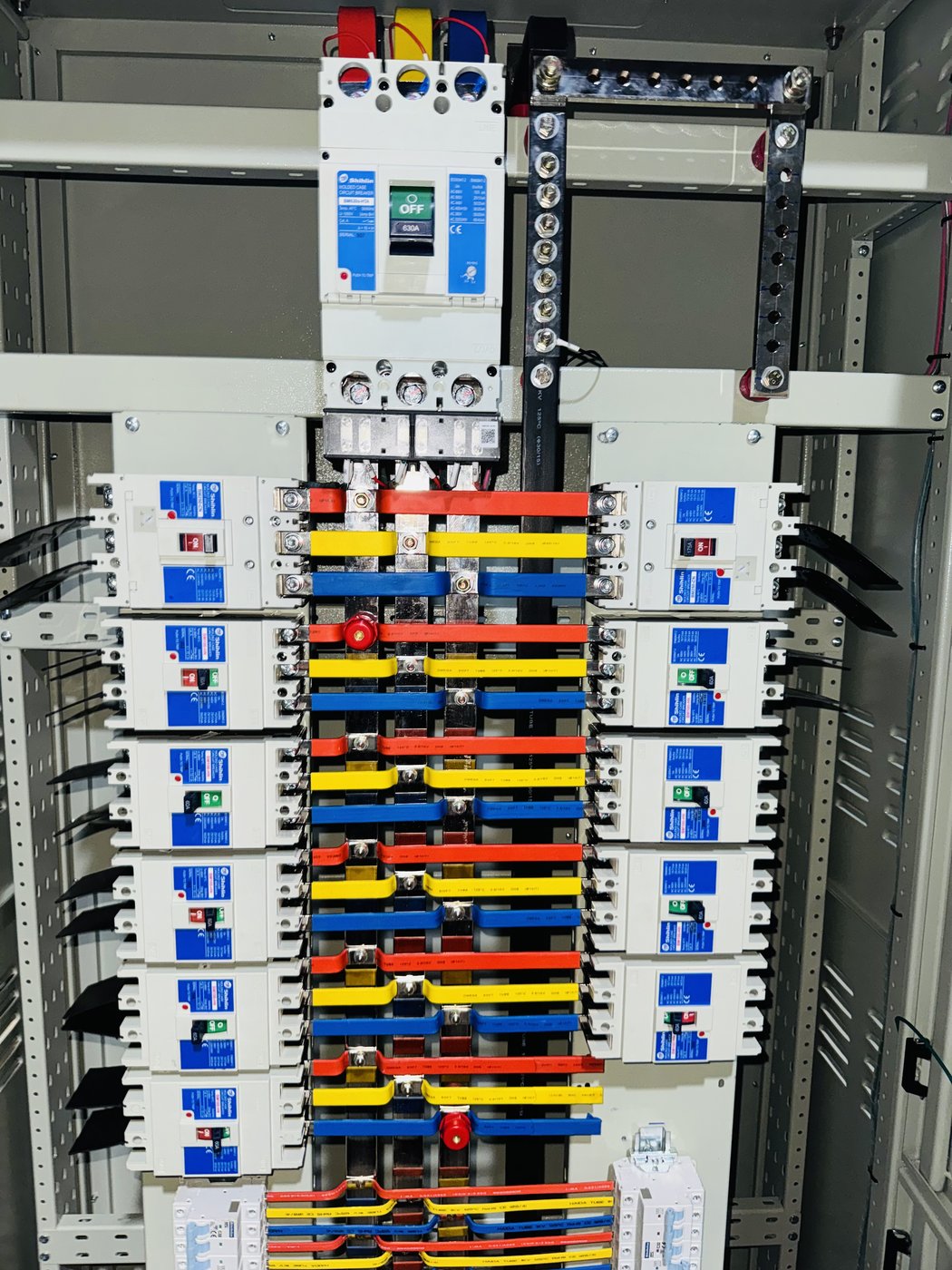 Tủ DB